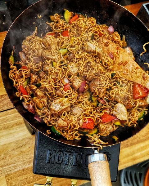 Chicken and vegetables - HOT WOK