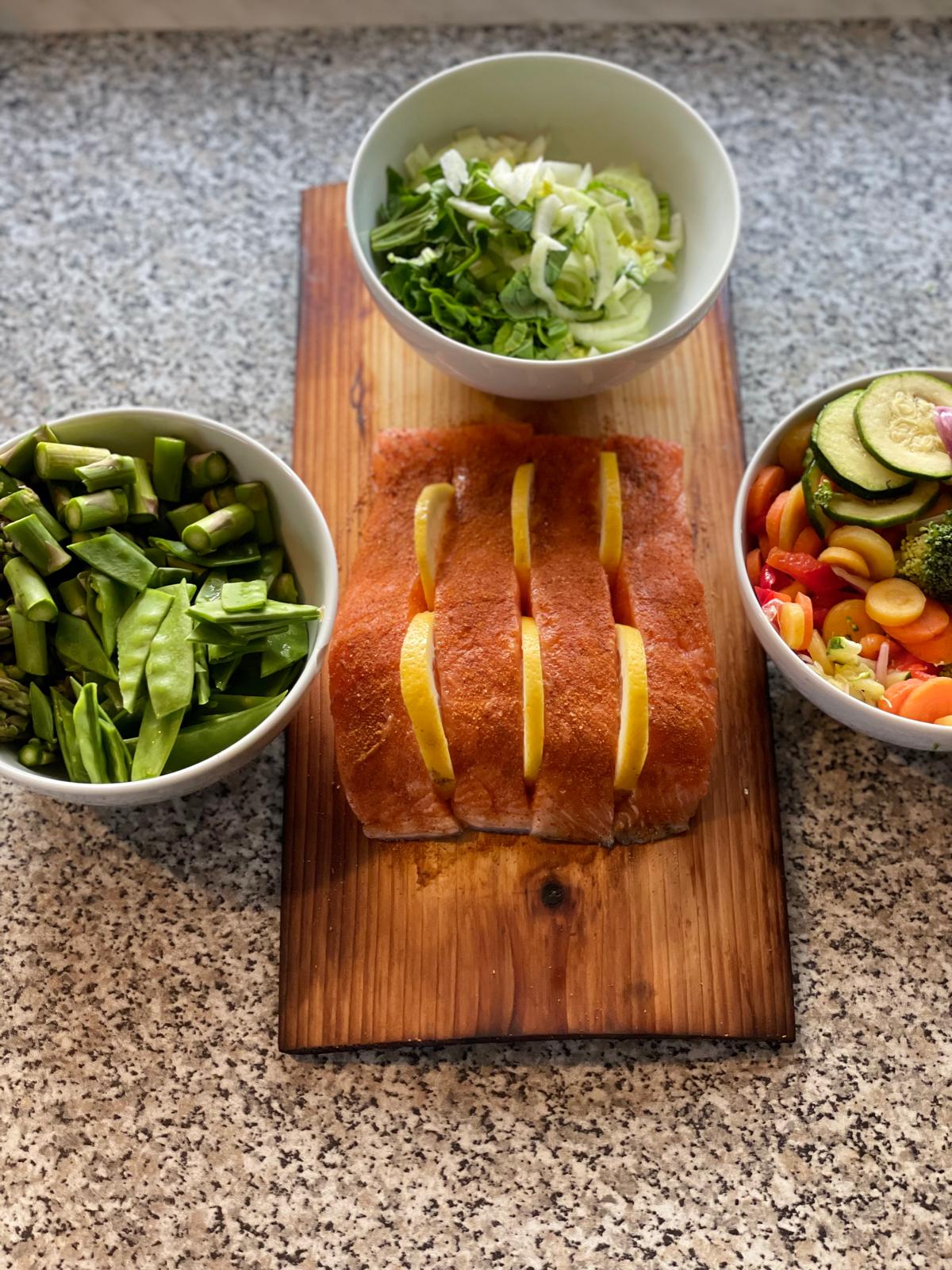 Green Thai Curry with Grilled Salmon

    &ndash; HOT WOK