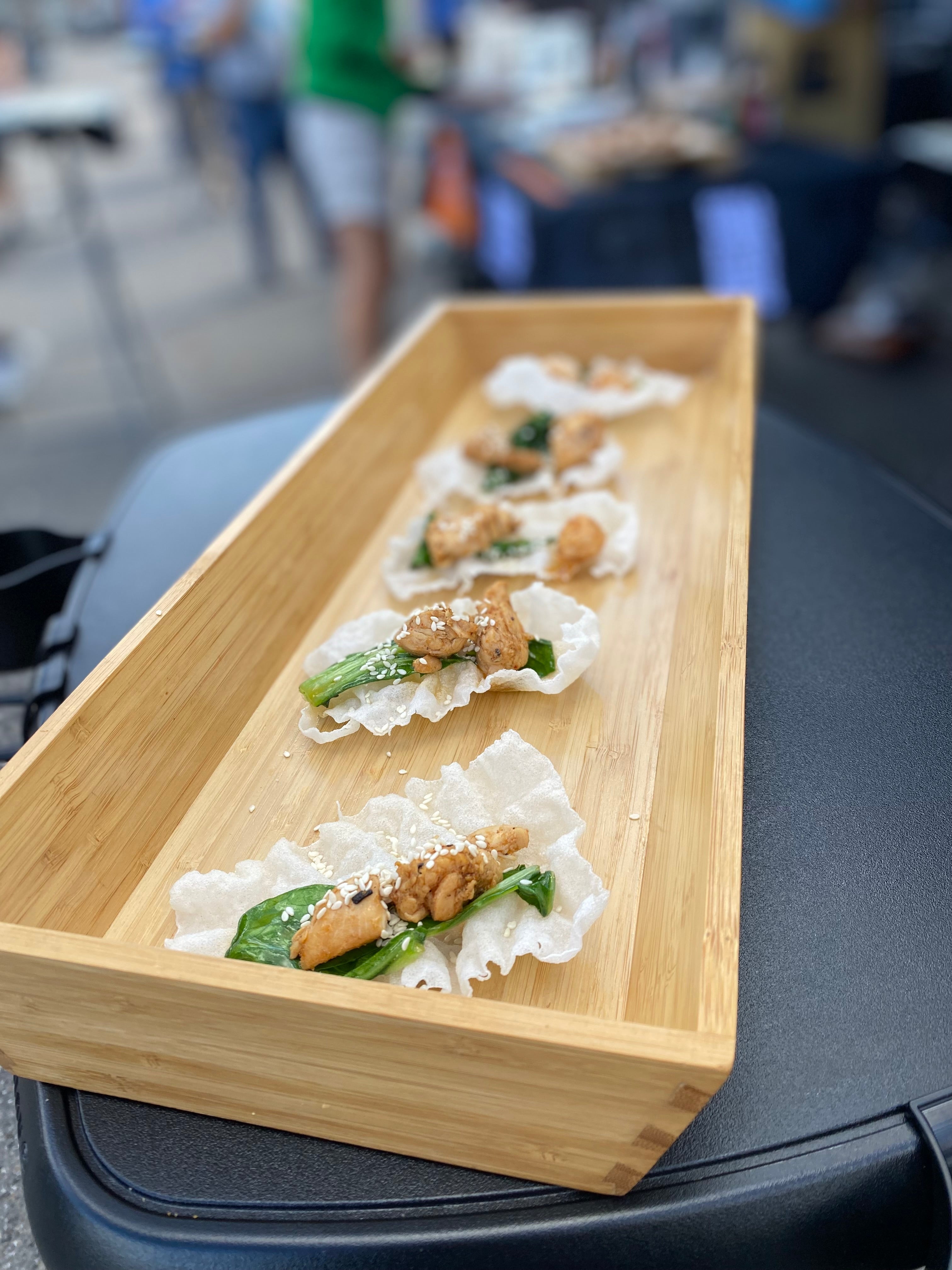 Appetizer: Ricepaper with Chicken and Pak Choi - HOT WOK