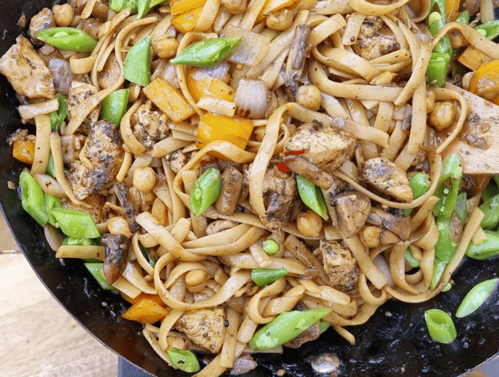 Chicken with vegetables – HOT WOK
