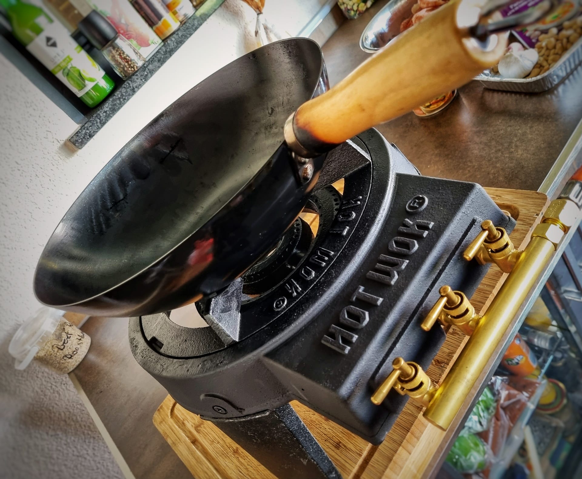 Efficiency and performance Gas Stove for your kitchen and Garden - HOT WOK